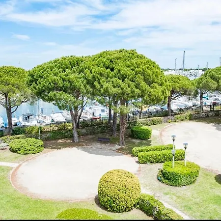 Bright Apt With Terrace And View On The Port * Le Grau-du-Roi